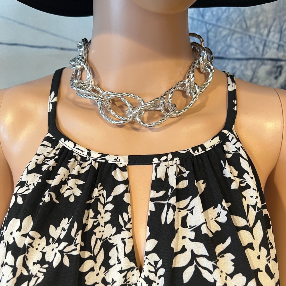 Novus chunky chain with links, adjustable. Silver